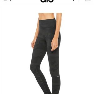 Alo Yoga High-Waist Camo Vapor Leggings